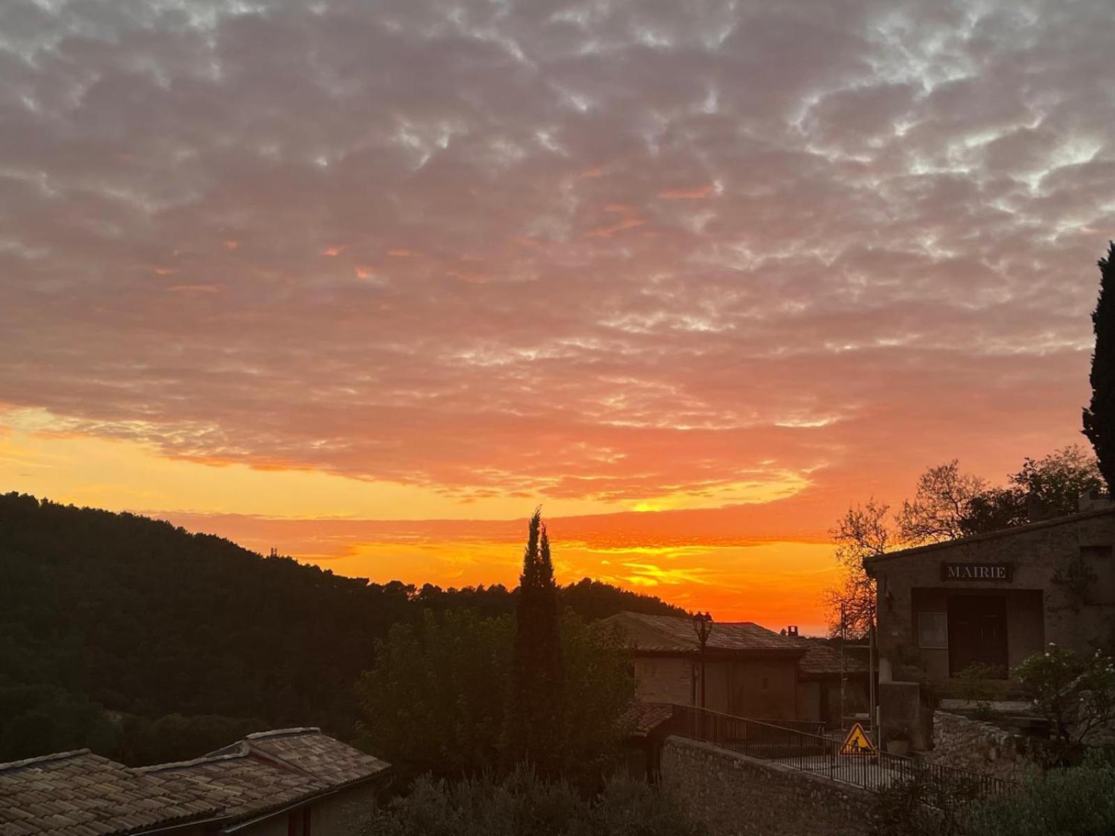 Vila Les Terrasses De La Roque-Alric Exteriér fotografie